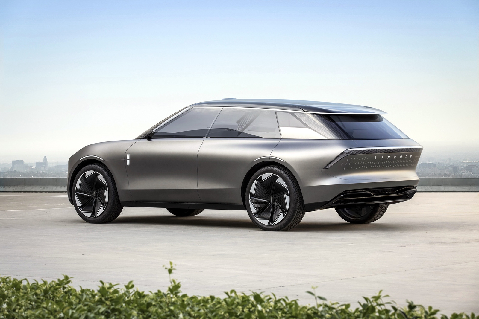 Lincoln Concept c