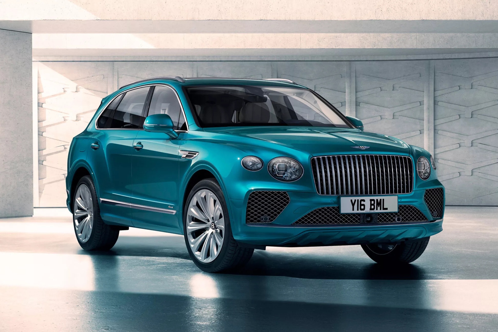 Bentley Bentayga 2024 остаётся без W12, но становится более роскошным -  новость от Автодок