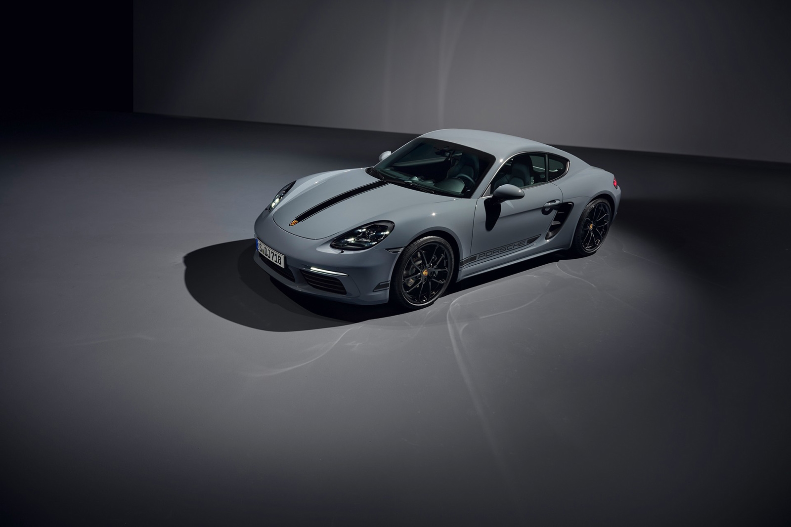 Porsche Cayman ночной город