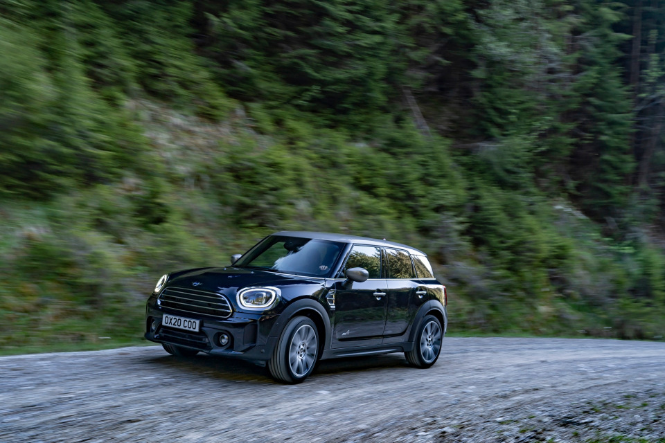 Mini Countryman 2021 с палаткой